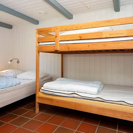 14 Person In Tatil Evi